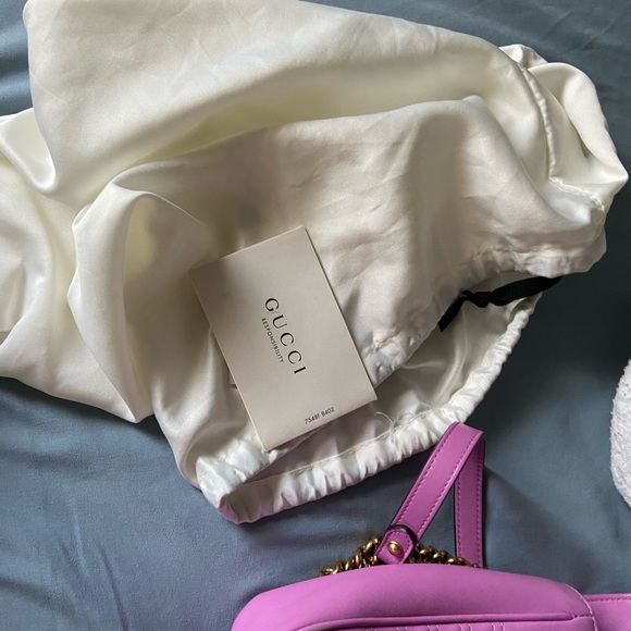 Gucci GG Marmont Matelasse crossbody bag - Picture 2 of 11